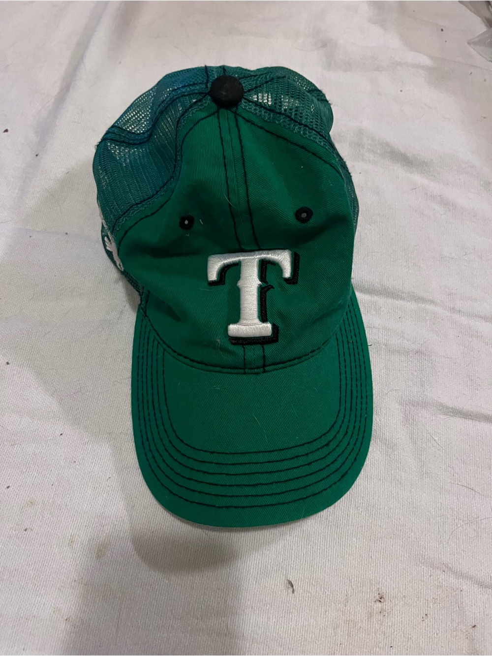 Kids Green Mesh Baseball Cap with White 'T' Accent